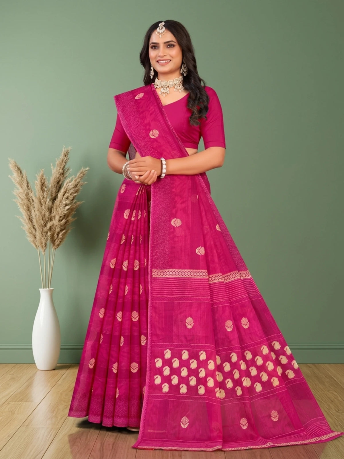 Minu fashions Floral Print Daily Wear Pure Cotton Saree (Pink)