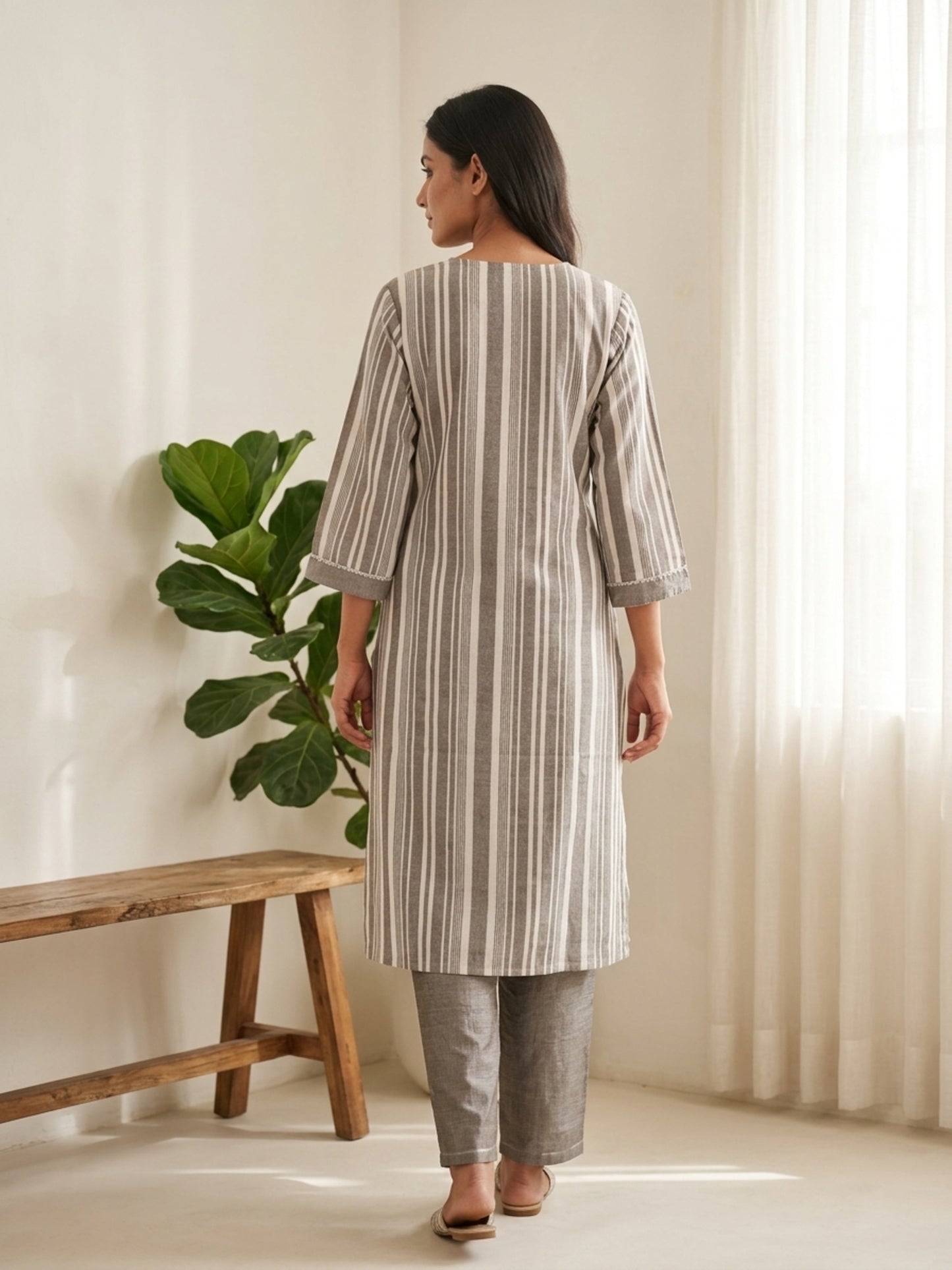 Minu Kurta-Set Sparkle Women Striped Straight Kurti with Trousers | Ank