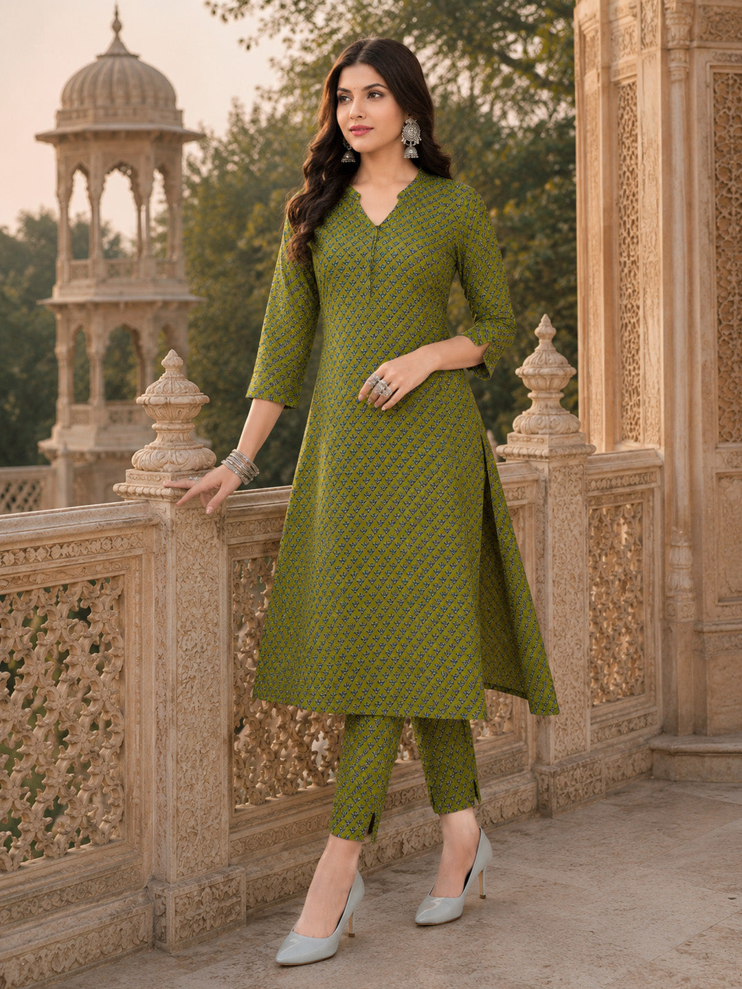 Parineeti Women Green Floral Printed Rayon A-Line Co-Ord Set with Trousers | Ank