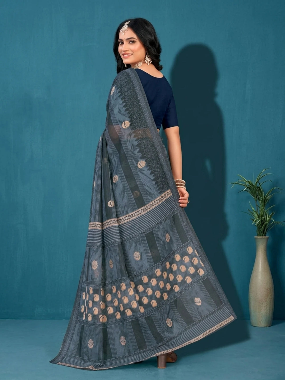 Minu fashions Printed Daily Wear Pure Cotton Saree (Grey)