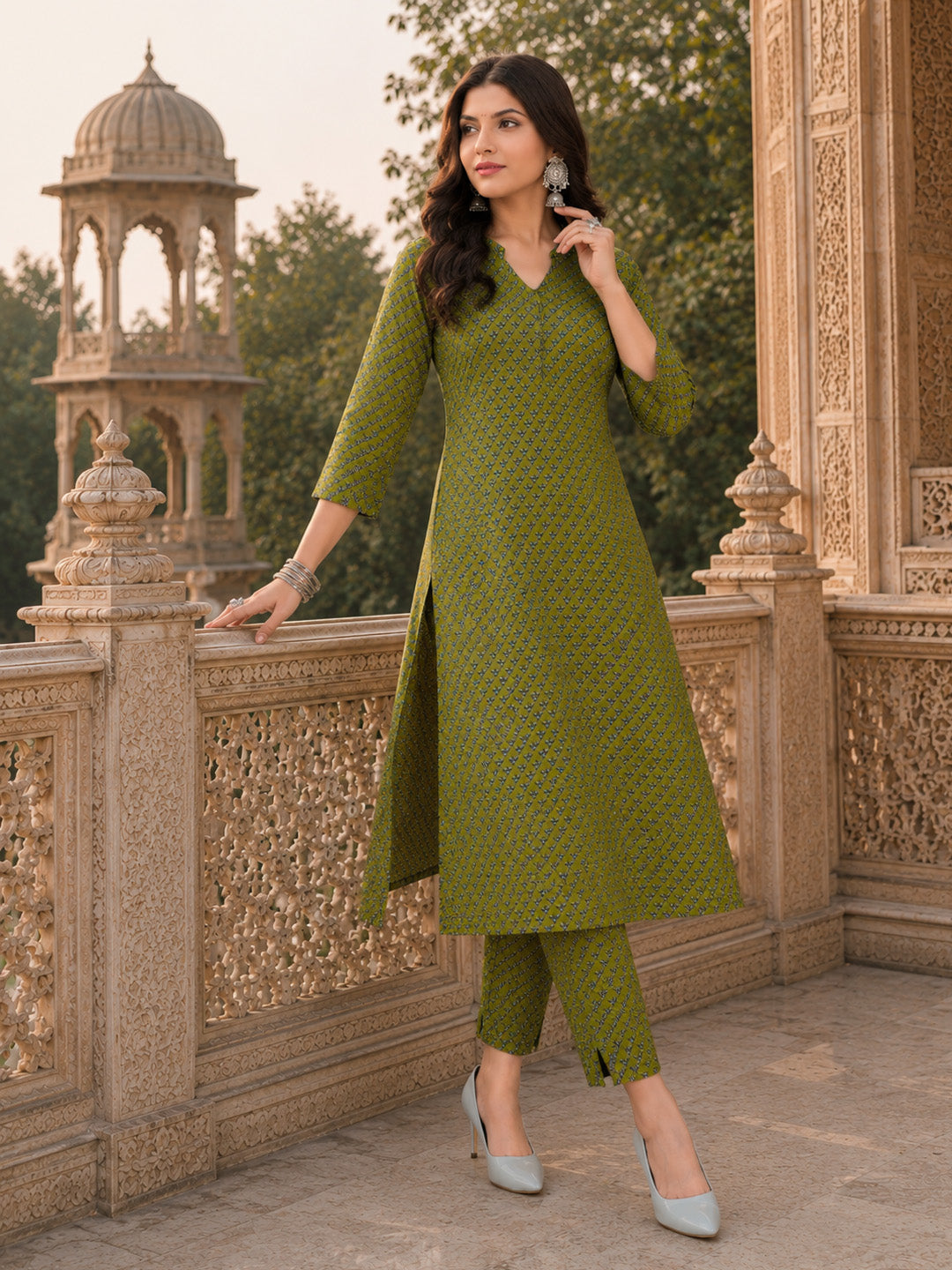 Parineeti Women Green Floral Printed Rayon A-Line Co-Ord Set with Trousers | Ank