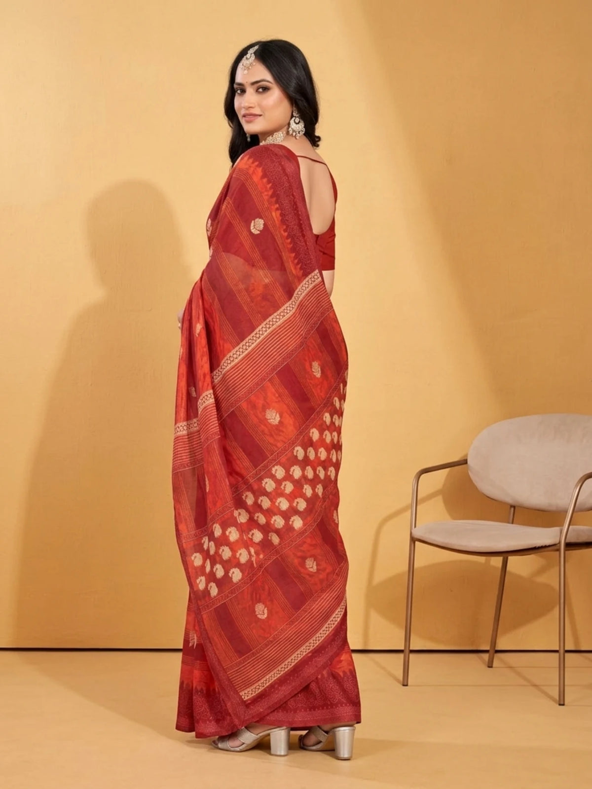 Minu fashions Floral Print Daily Wear Pure Cotton Saree (Red)