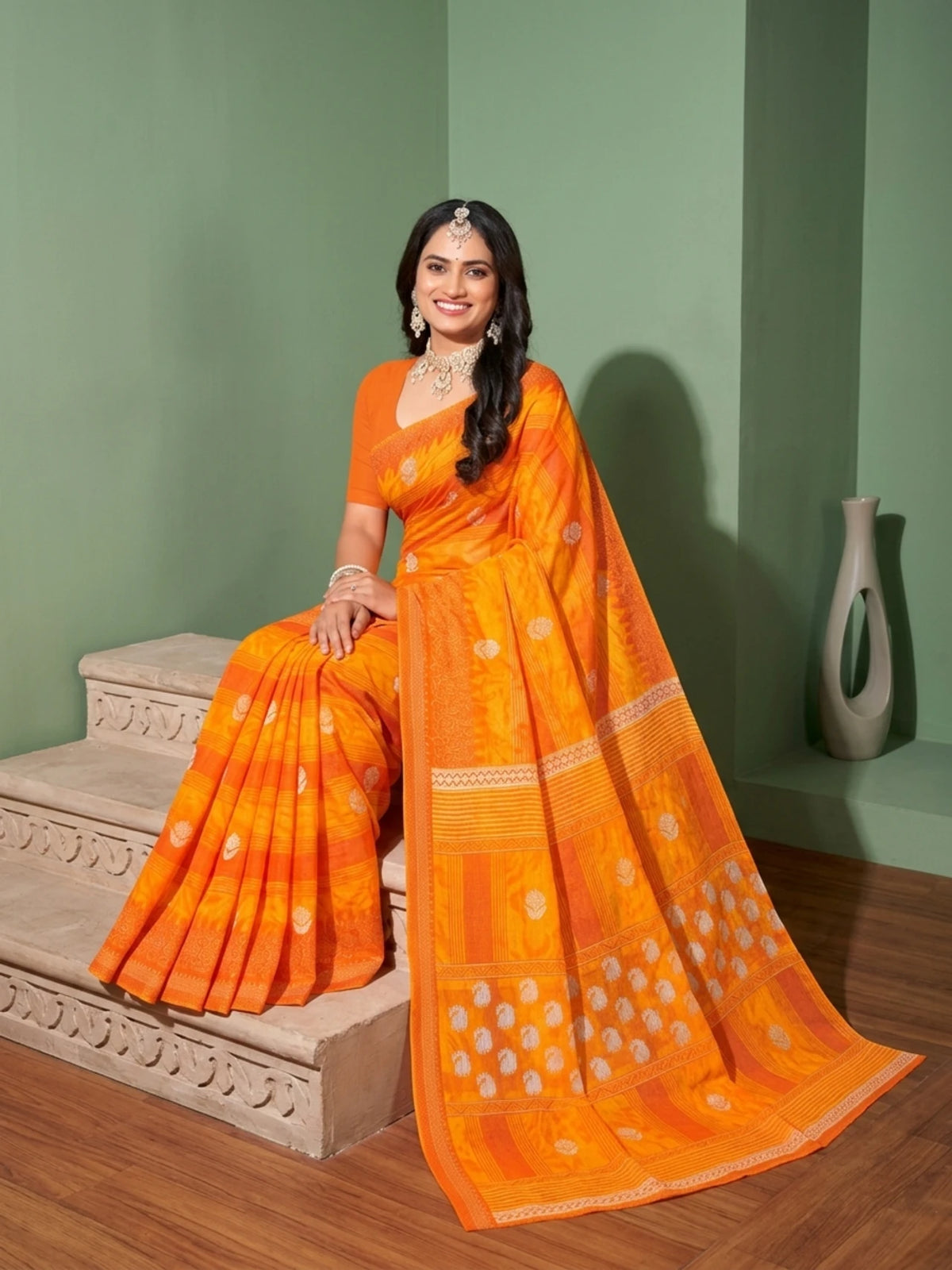 Minu fashions Floral Print Daily Wear Pure Cotton Saree (Yellow)