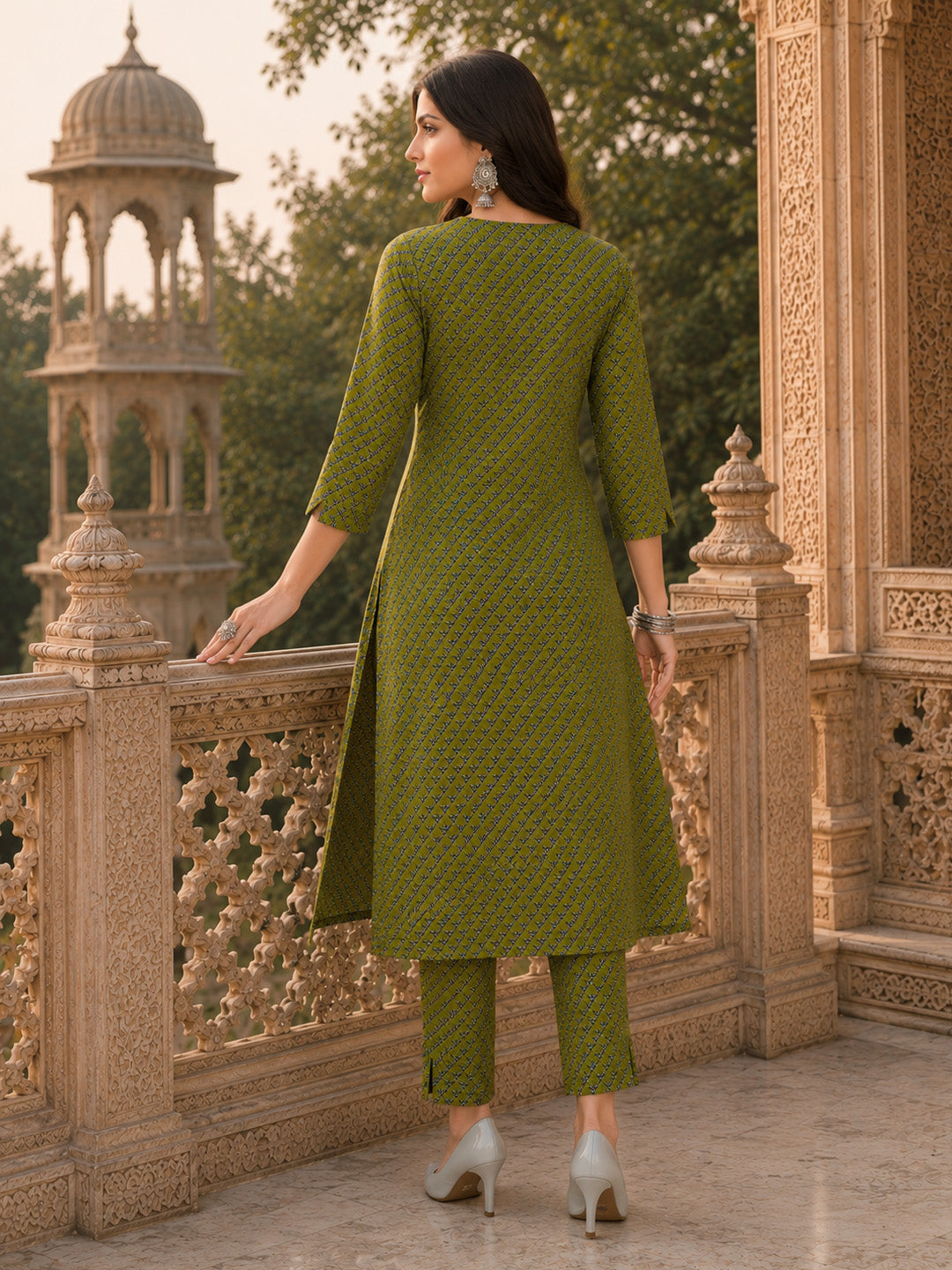 Parineeti Women Green Floral Printed Rayon A-Line Co-Ord Set with Trousers | Ank