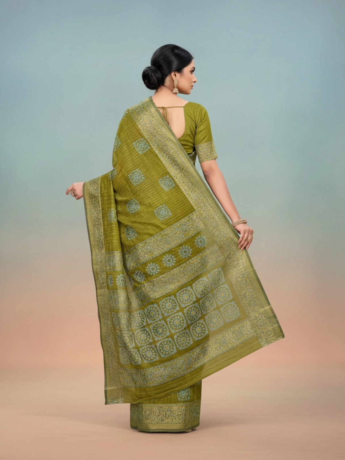 Minu fashions Printed Daily Wear Pure Cotton Saree ( Forest Green )