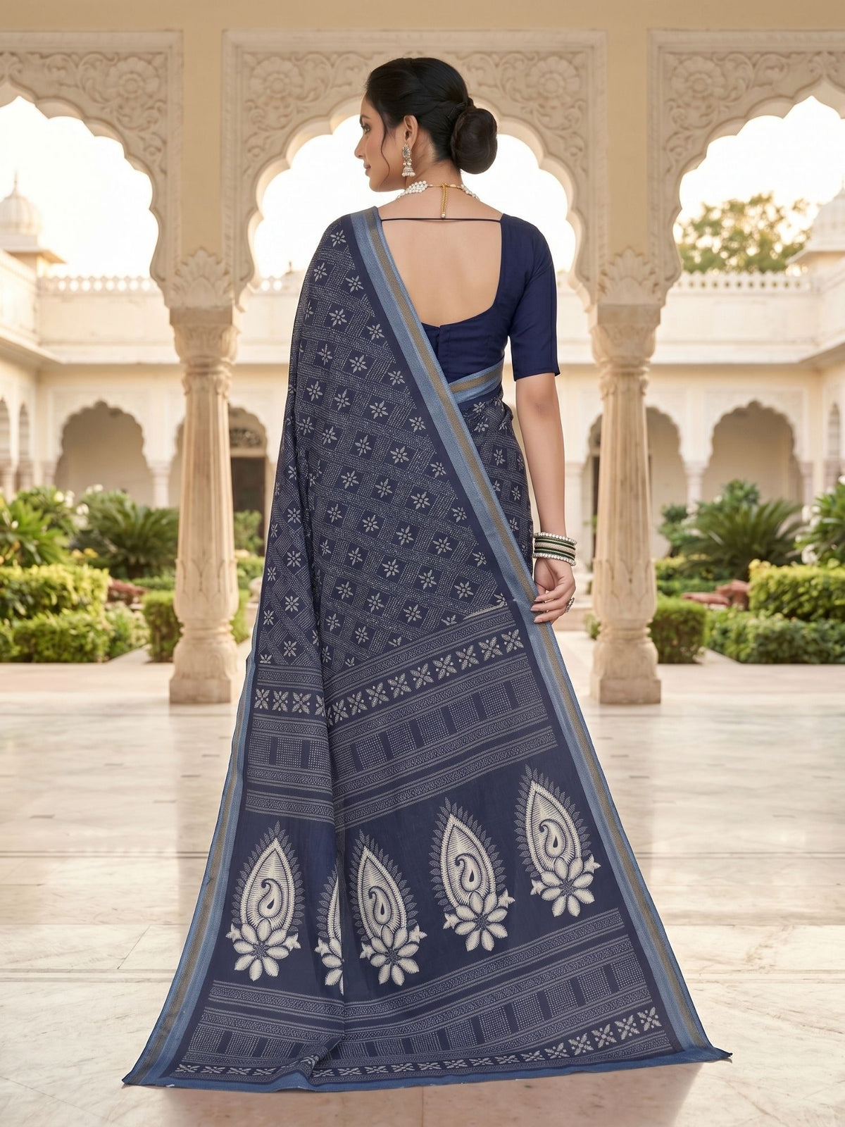 Ishani Border Vintage Printed Saree