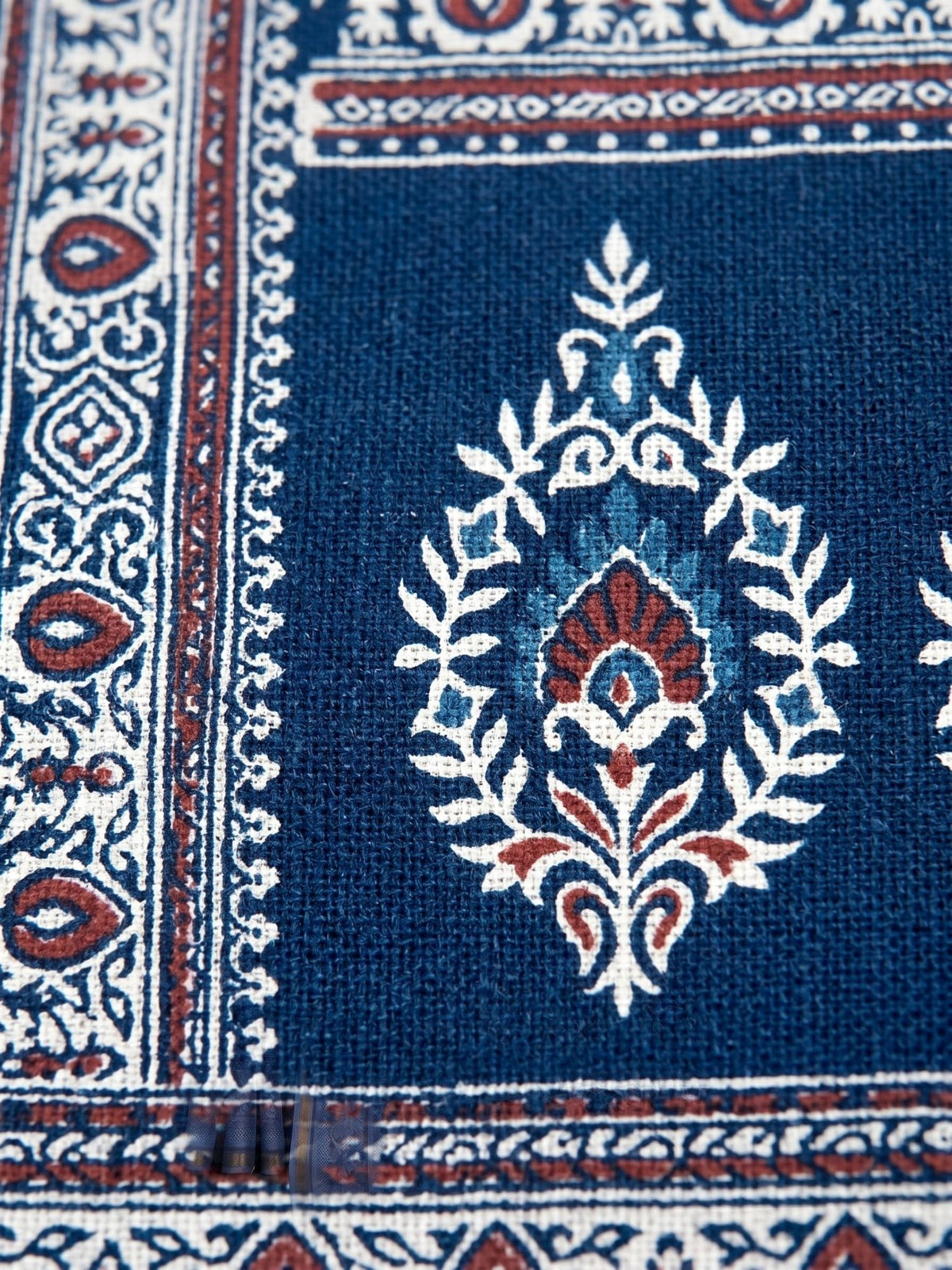 Ishani Border Indigo Vulve Cotton Printed Saree