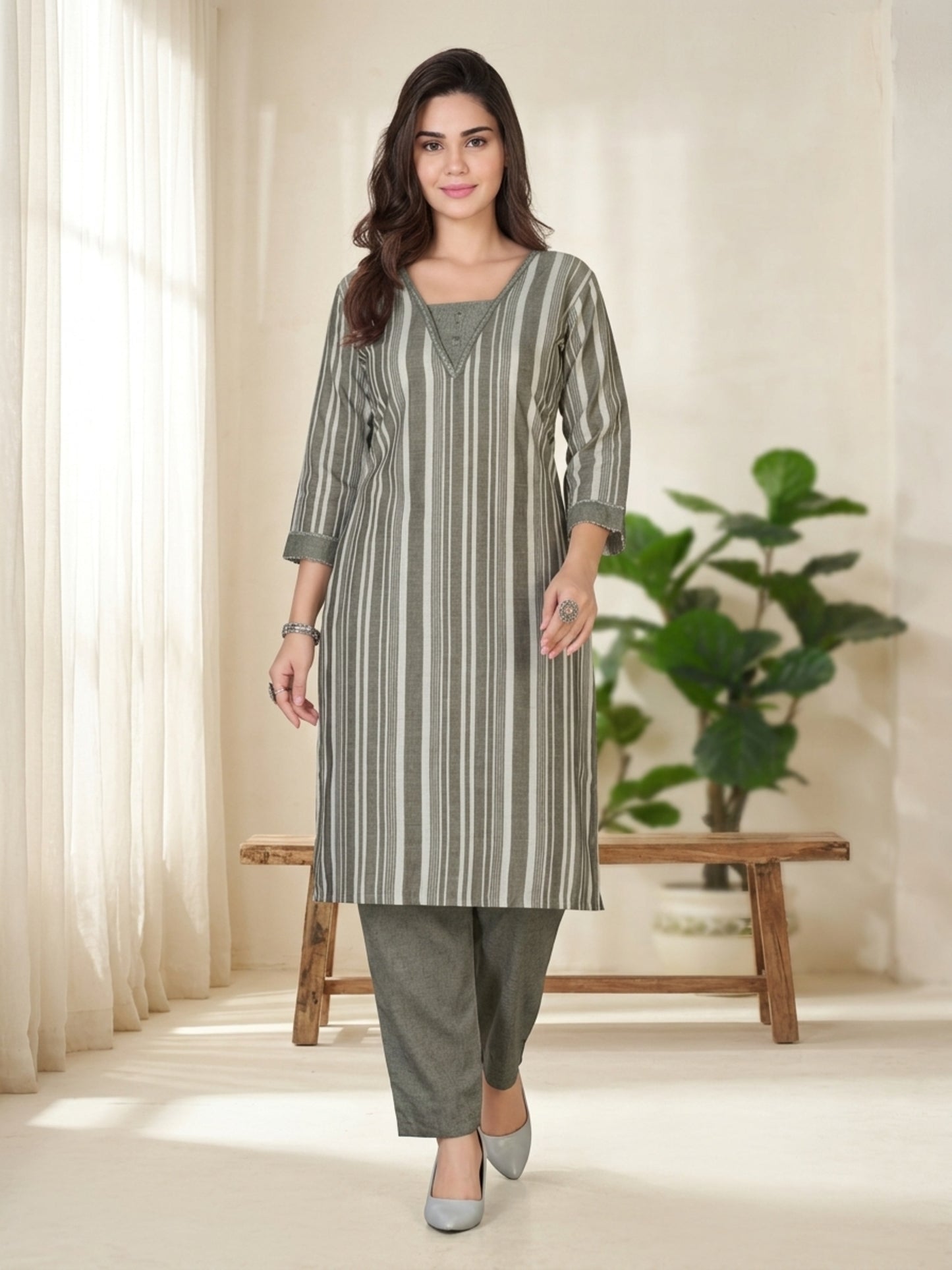Minu Kurta-Set Sparkle Women Striped Straight Kurti with Trousers | Ank