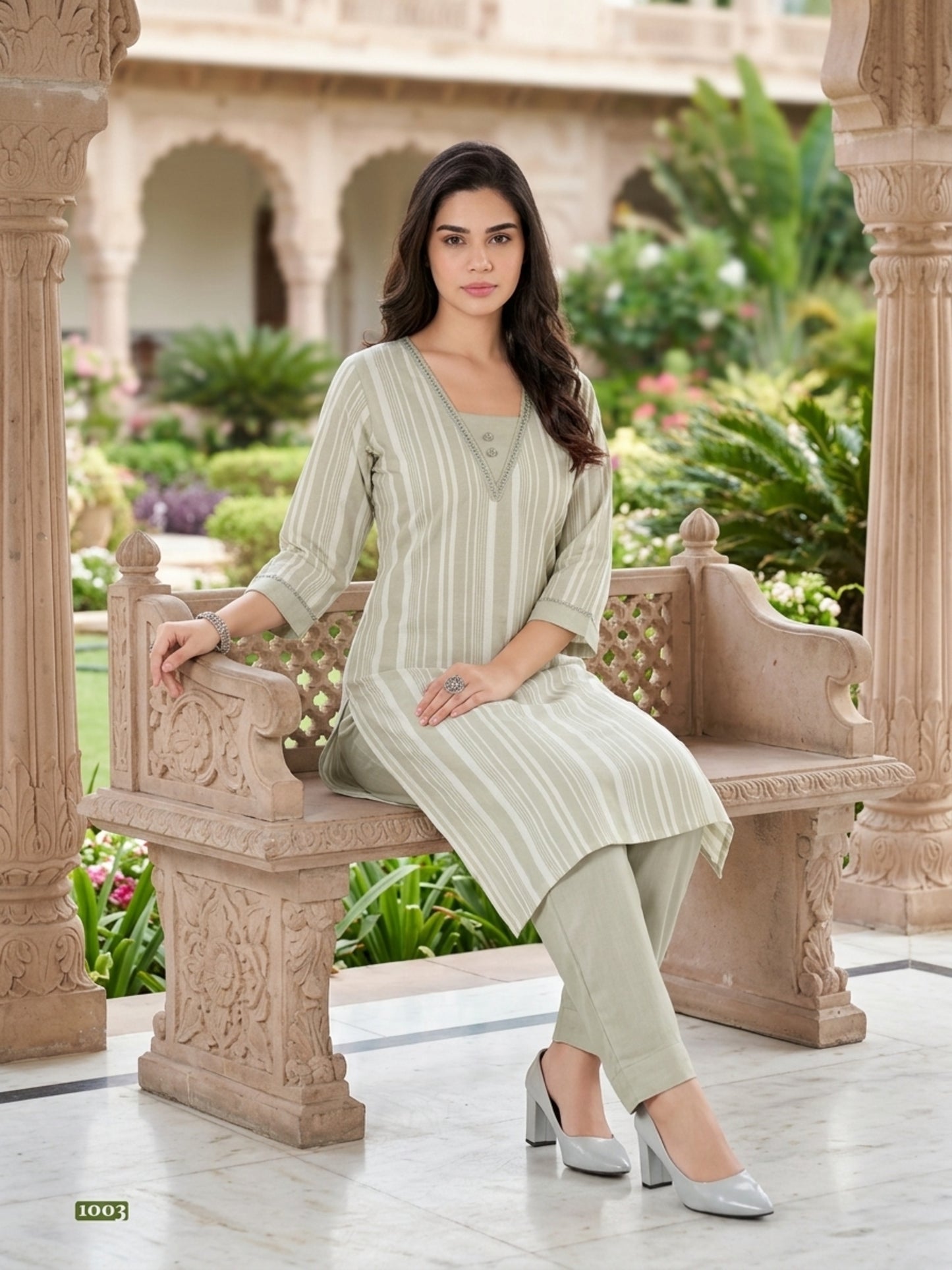 Minu Kurta-Set Sparkle Women Striped Straight Kurti with Trousers | Ank