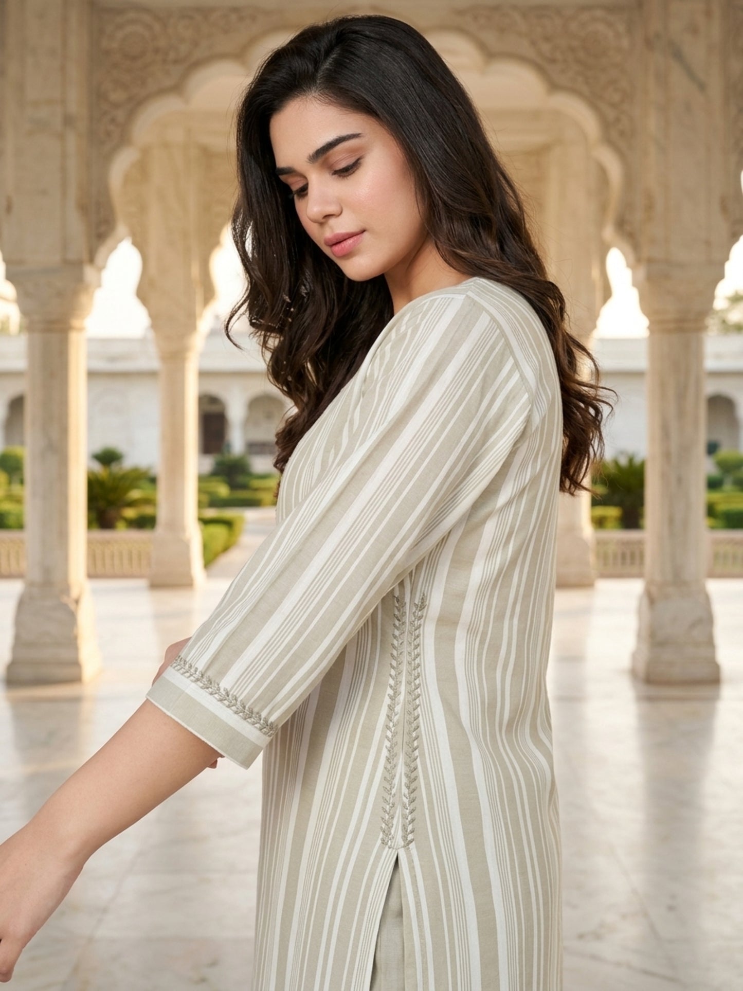 Minu Kurta-Set Sparkle Women Striped Straight Kurti with Trousers | Ank