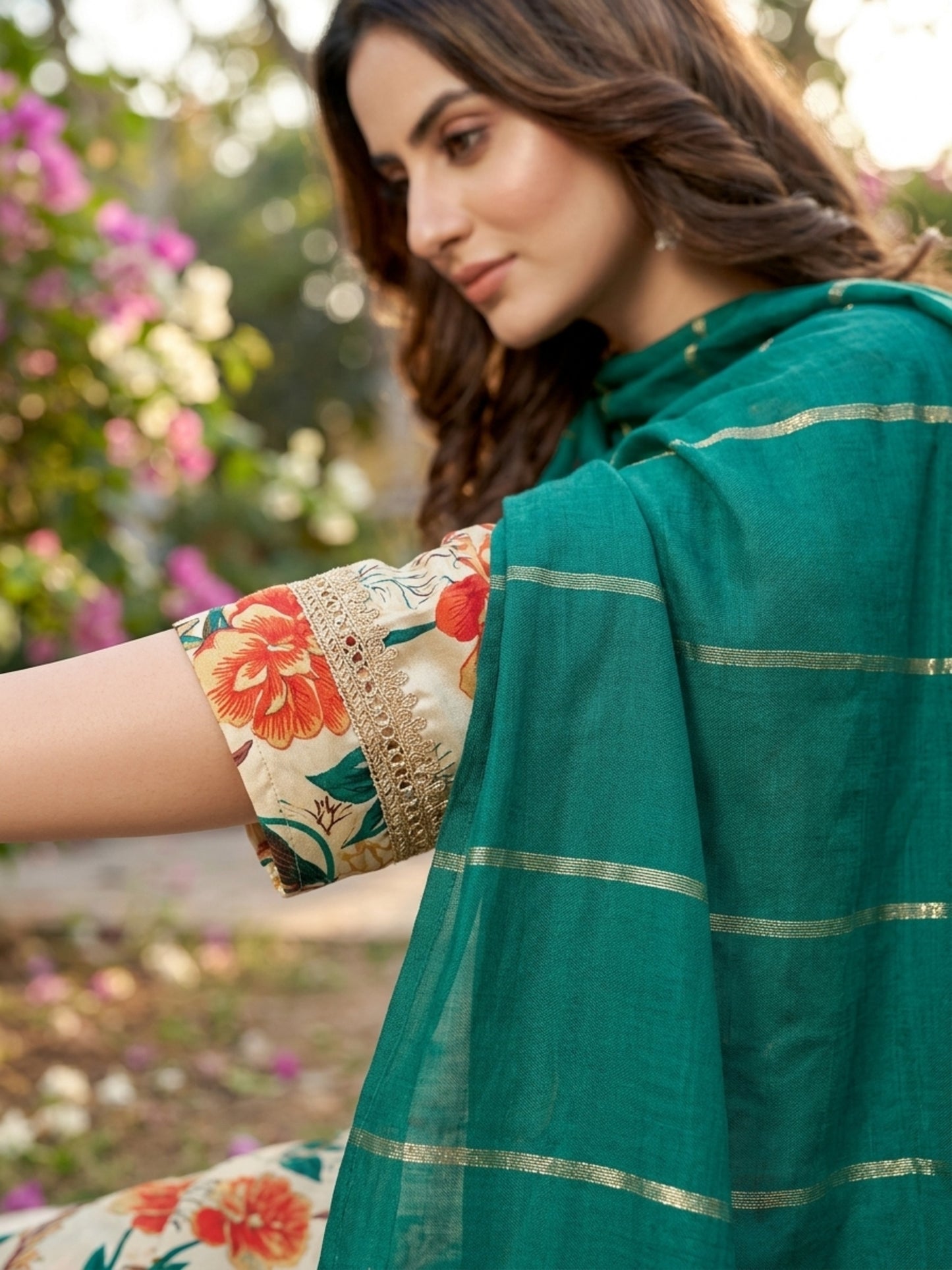 Isha Women Floral Printed Salwar Suit Set | Ank