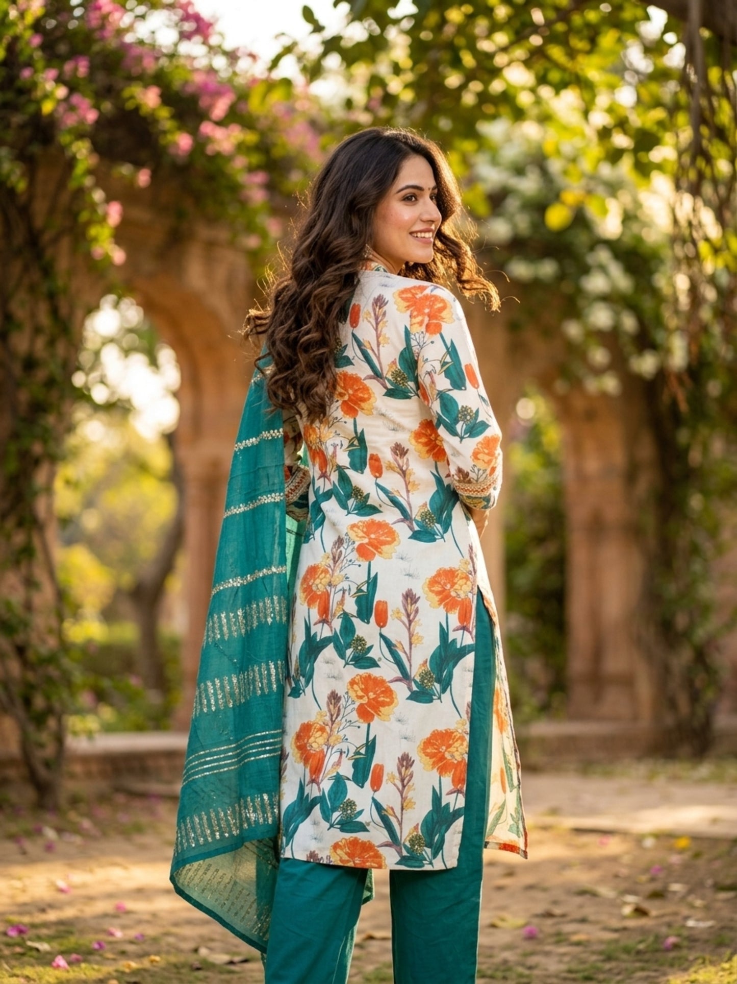 Isha Women Floral Printed Salwar Suit Set | Ank