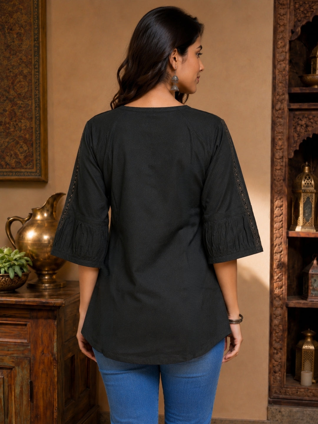Minu Nidhi Women Solid Colour Round Neck Top