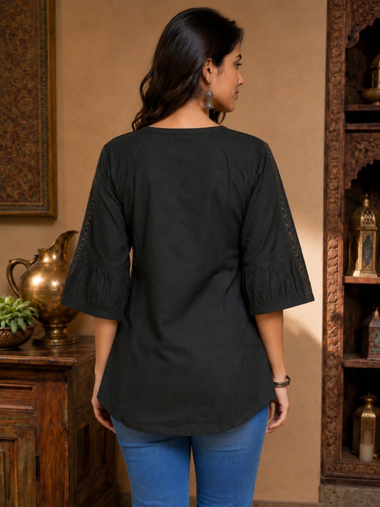 Minu Nidhi Women Solid Colour Round Neck Top