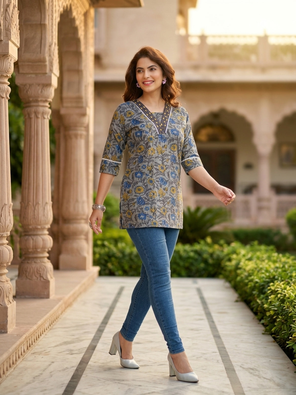 Women Floral Print Cotton Blend Grey Short Kurti